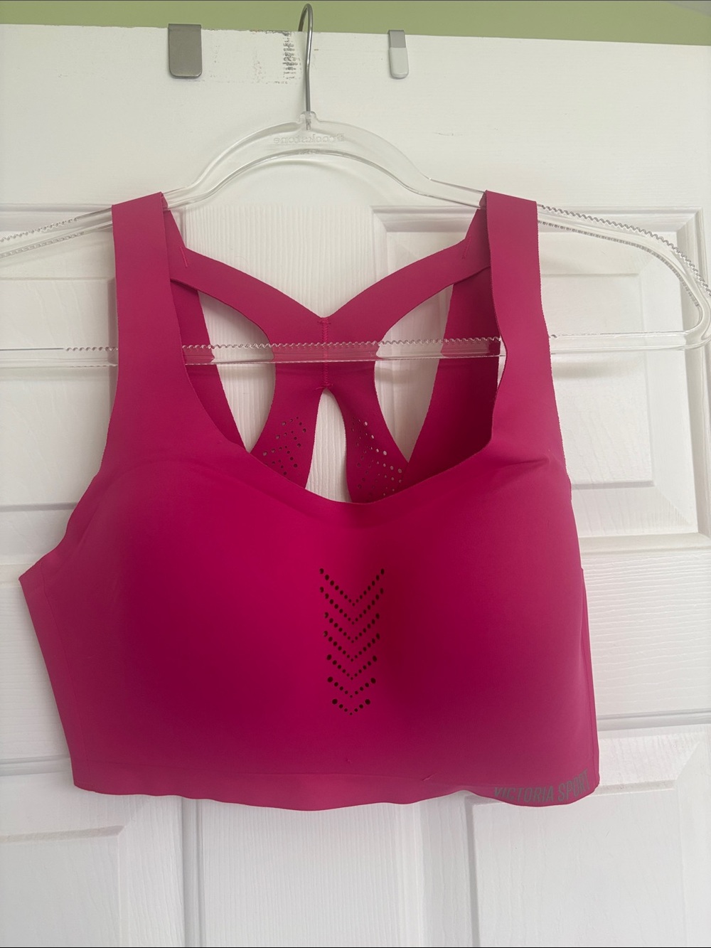 Victorias Secret Seamless Magenta Sports Bra with Laser-Cut Details 36C